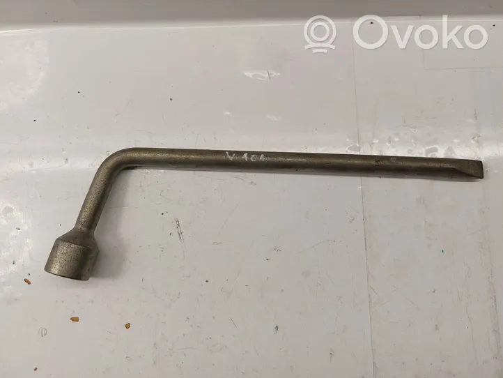 Toyota Corolla Verso AR10 Wheel nut wrench 