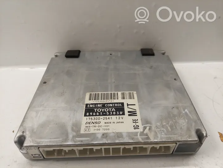 Lexus IS 200-300 Komputer / Sterownik ECU i komplet kluczy 8966153030