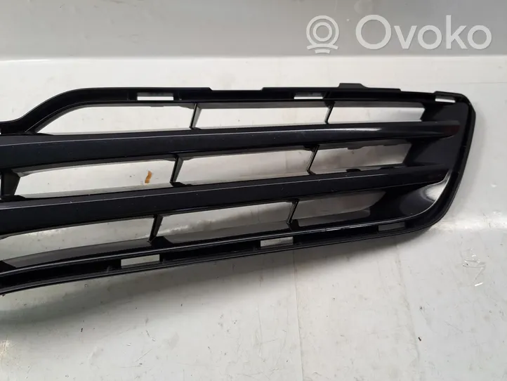 Toyota Verso Grille calandre supérieure de pare-chocs avant 