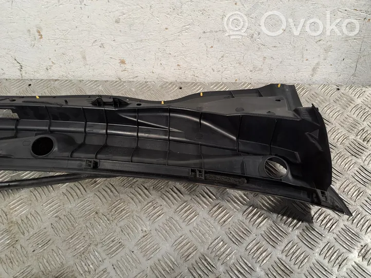 Toyota Corolla Verso AR10 Windshield trim 