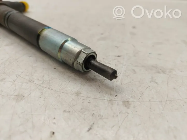 Toyota Avensis T270 Injecteur de carburant 2367029136