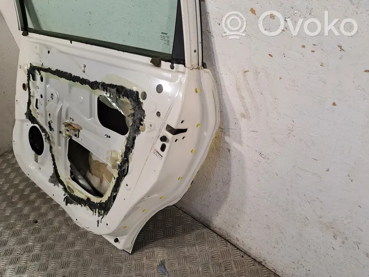 Toyota Corolla Verso AR10 Aizmugurējās durvis 