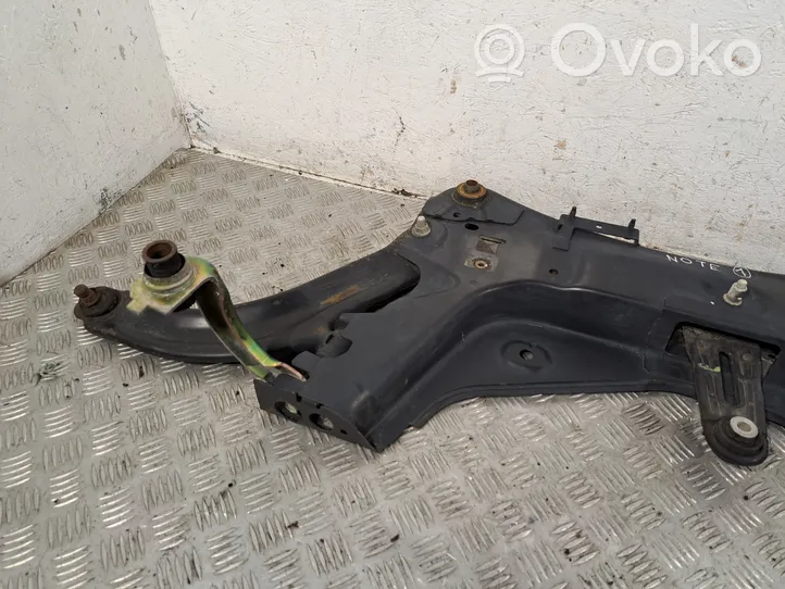 Nissan Note (E11) Sottotelaio anteriore 