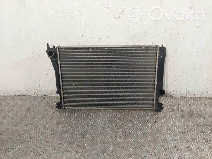 Toyota Corolla Verso AR10 Dzesēšanas šķidruma radiators 