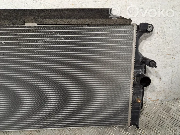 Toyota Avensis T270 Radiateur de refroidissement 