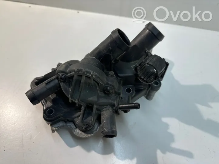 Volkswagen T-Cross Pompe de circulation d'eau 04E121600CB