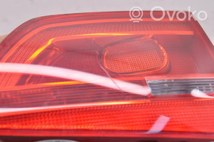 Volkswagen Touran II Tailgate rear/tail lights 1T0945094A