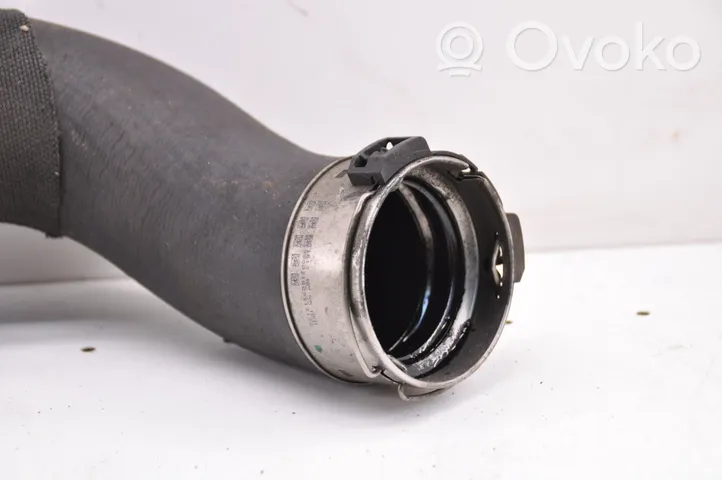 BMW 1 F20 F21 Tube d'admission de tuyau de refroidisseur intermédiaire 4742748