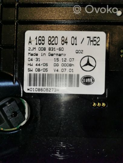 Mercedes-Benz B W245 Altre luci abitacolo A1698208401