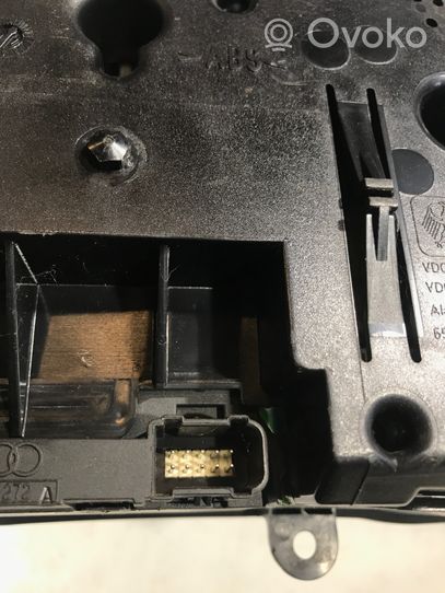 Audi A6 S6 C5 4B Geschwindigkeitsmesser Cockpit 4B0919860F