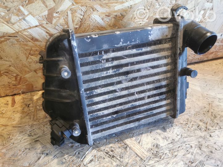 Audi A4 S4 B7 8E 8H Chłodnica powietrza doładowującego / Intercooler 8E0145805R