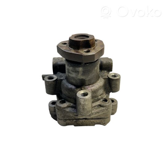 Volkswagen PASSAT B6 Power steering pump 