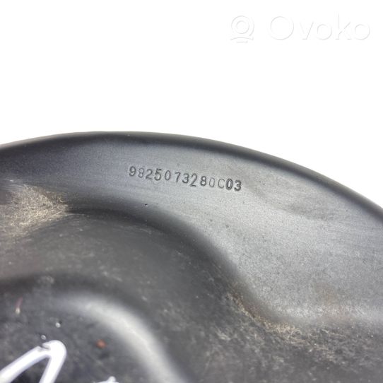 Opel Corsa F Osłona tylnej tarczy hamulcowej 9825073280