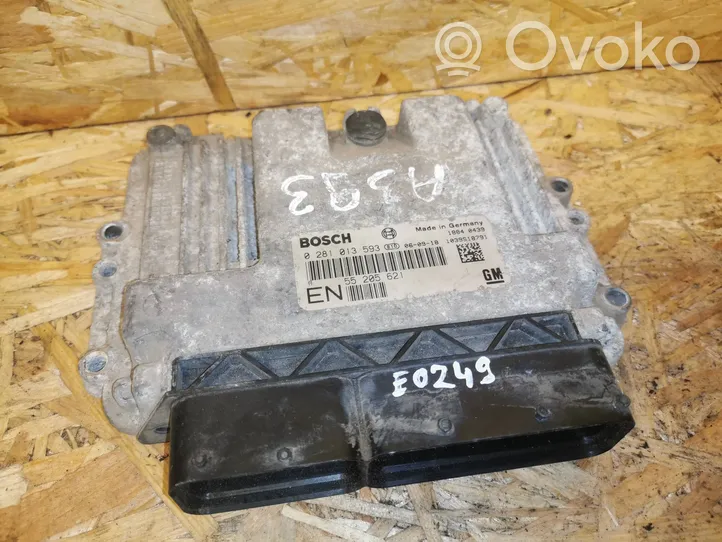 Opel Zafira B Dzinēja vadības bloks 55205621