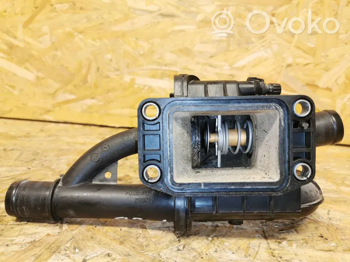 Ford Focus Boîtier de thermostat / thermostat 9670253780