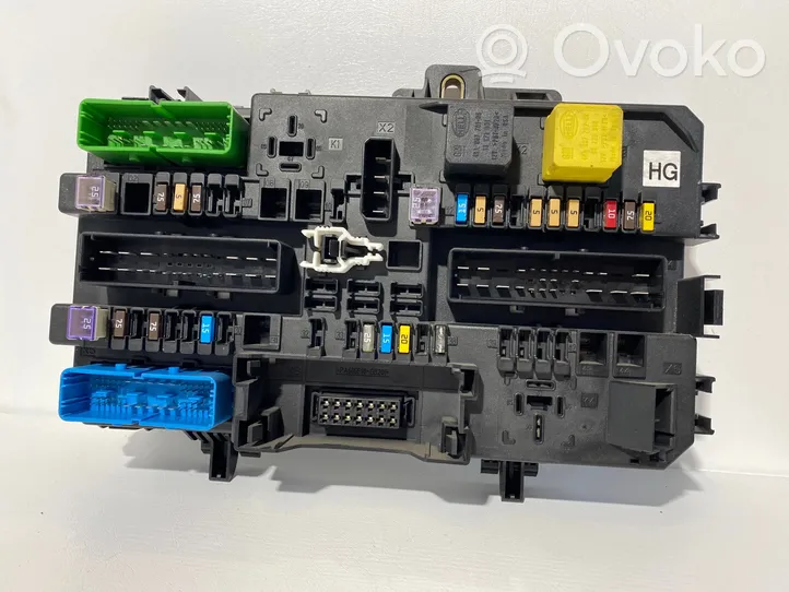 Opel Astra H Module de fusibles 13206759