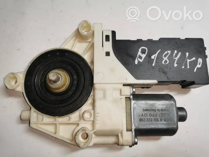 Peugeot 407 Moteur de lève-vitre de porte avant 1137328401