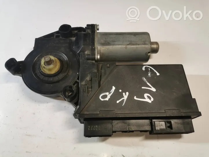 Audi A4 S4 B7 8E 8H Front door window regulator motor 8E1959801H