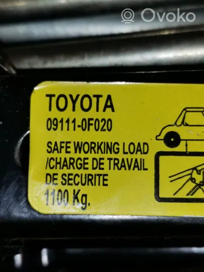 Toyota Corolla Verso AR10 Cric de levage 091110F020