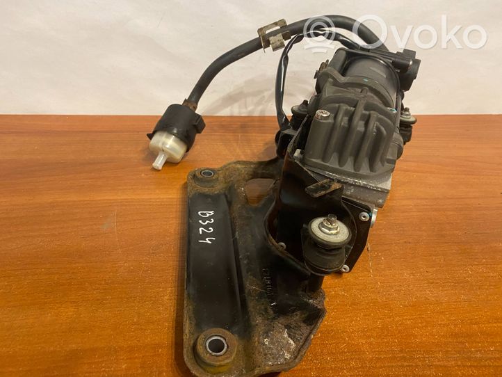 Mercedes-Benz E W212 Compressore/pompa sospensioni pneumatiche A2123200143