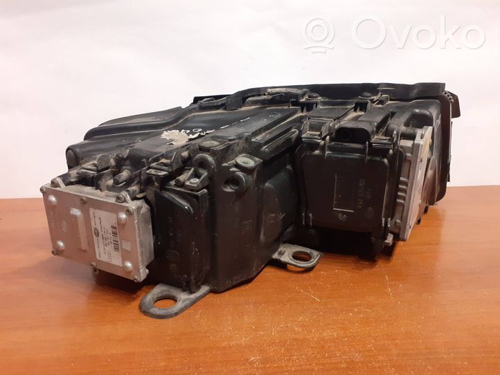 Audi A8 S8 D3 4E Lampa przednia 15812500