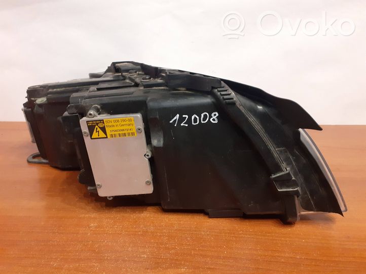 Audi A8 S8 D3 4E Lampa przednia 15812500