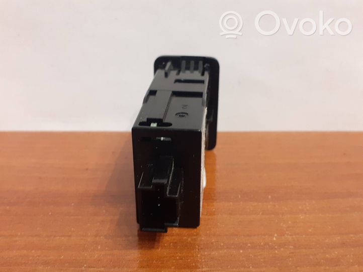 Mercedes-Benz Sprinter W907 W910 Connettore plug in USB A2478200401