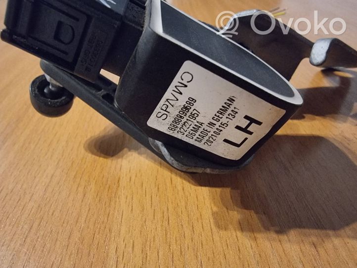 Volvo XC40 Sensore di livello faro/fanale 32221477