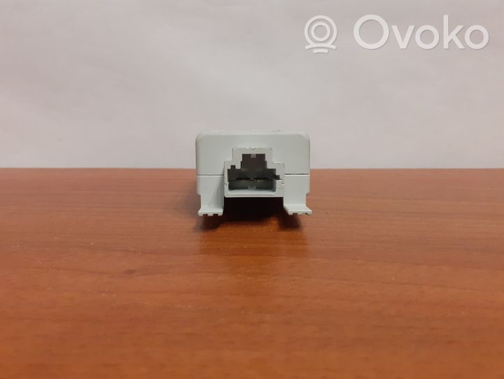 Volkswagen Touran III Antenos stiprintuvas 5Q0035570