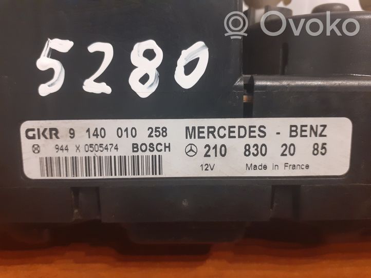 Mercedes-Benz E W210 Sisätuulettimen ohjauskytkin 9140010258