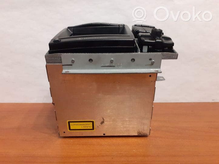 Mercedes-Benz S W220 Radio / CD/DVD atskaņotājs / navigācija 8638204781