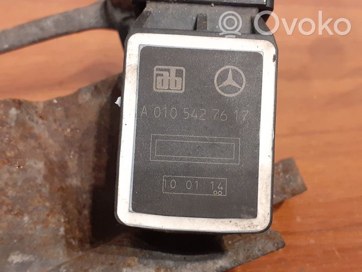 Mercedes-Benz S W220 Etuilmajousituksen korkeudensäätöanturi (käytetyt) A0105427617