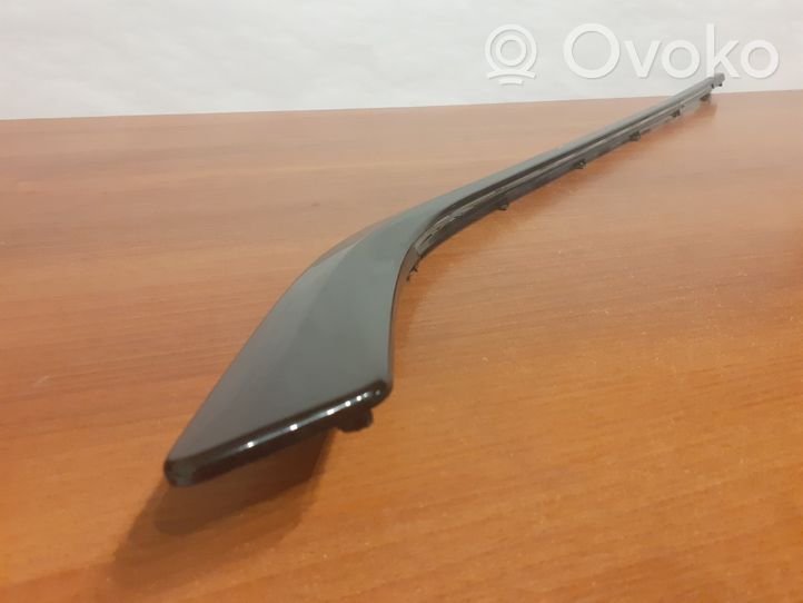 BMW 4 F32 F33 Barra di rivestimento della portiera anteriore 258918