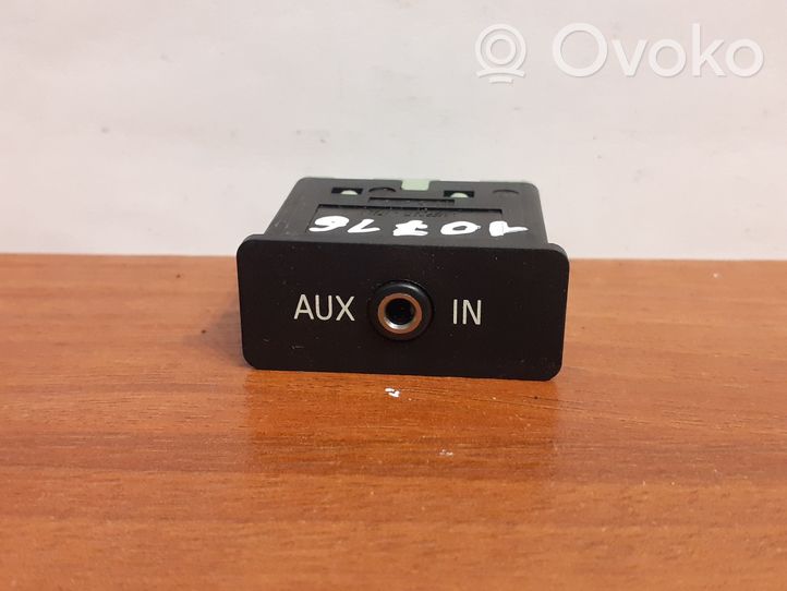 BMW X5 E70 Connettore plug in AUX 10716