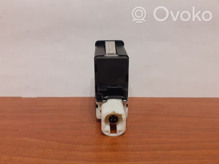 BMW X5 E70 Câble adaptateur AUX 11122