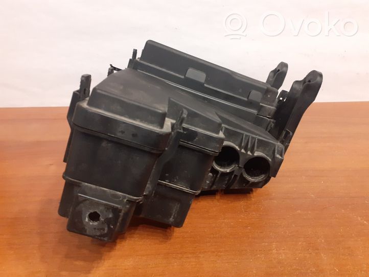 Nissan Qashqai Sicherungskasten komplett 243817990A