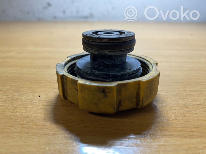 Opel Vectra C Vase d'expansion / bouchon de réservoir de liquide de refroidissement 9202799