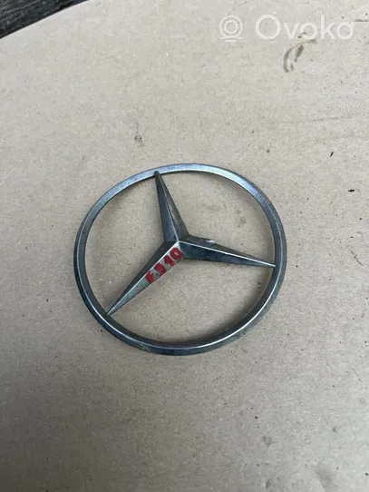 Mercedes-Benz E W210 Logo, emblème, badge 2107580058