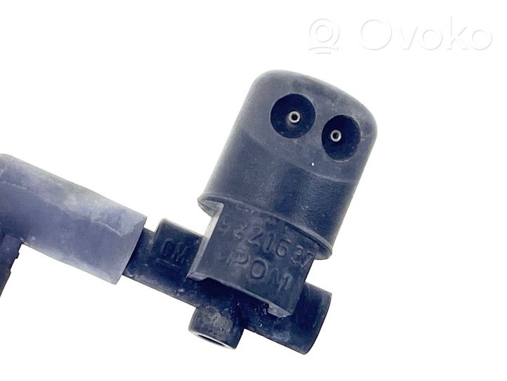 Opel Vectra C Windshield washer spray nozzle 