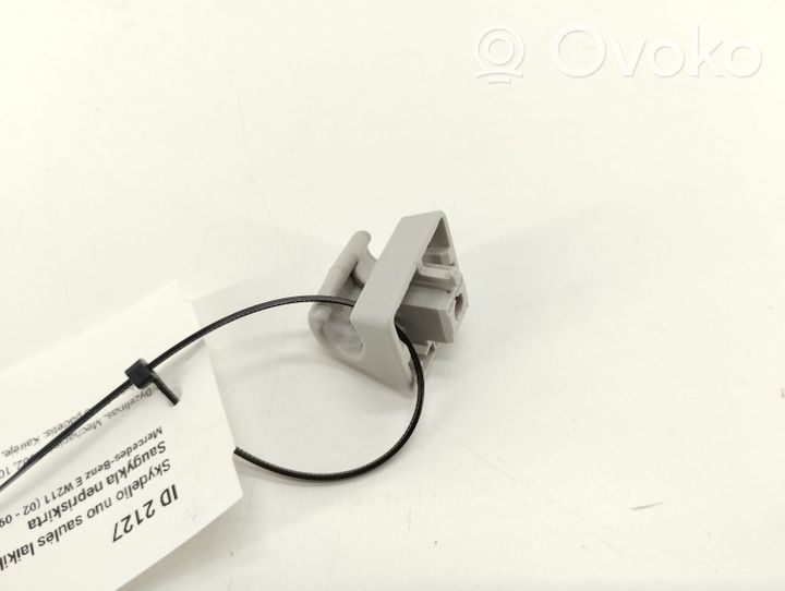 Mercedes-Benz E W211 Clip/gancio/supporto per aletta parasole 