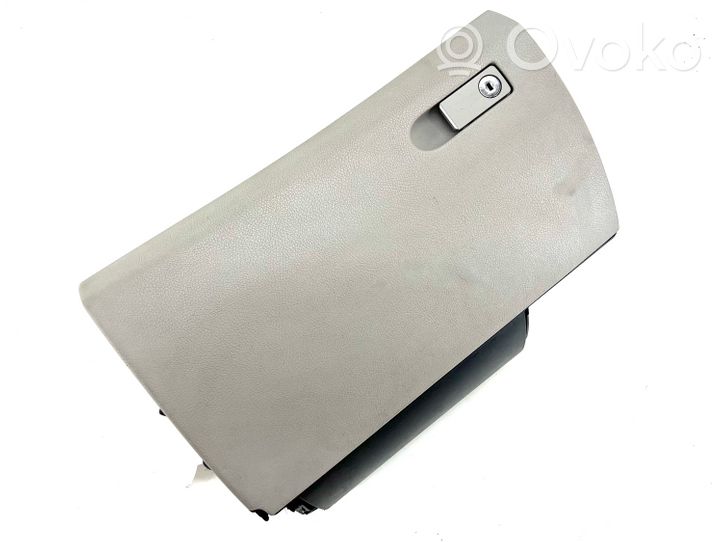 Mercedes-Benz C W204 Glove box set A2046803291