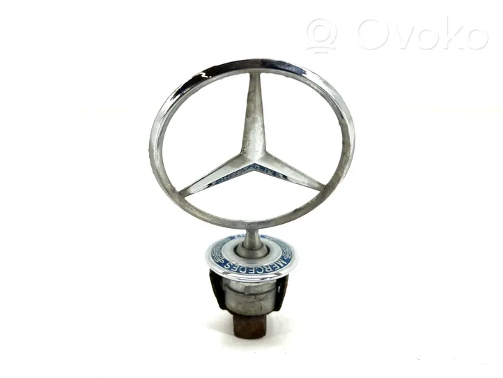 Mercedes-Benz E W211 Valmistajan merkki/logo/tunnus 