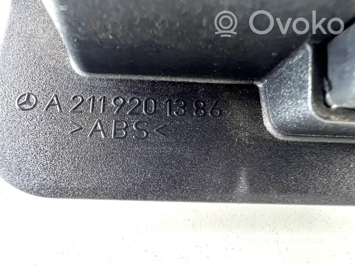 Mercedes-Benz E W211 Istuimen selkänojan lukituksen vastakappale A2119201386