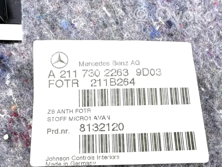 Mercedes-Benz E W211 Rivestimento del pannello della portiera posteriore A2117302263