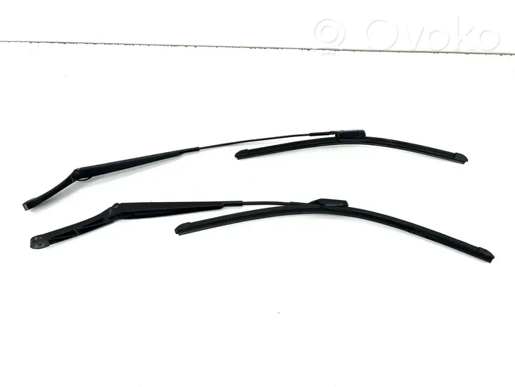 Volkswagen Golf VI Windshield/front glass wiper blade 101955410