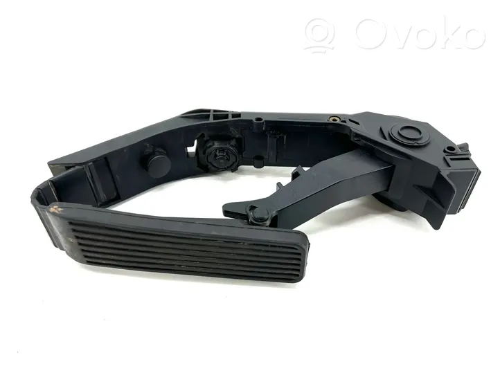 Mercedes-Benz CLS C219 Accelerator throttle pedal A2113000504