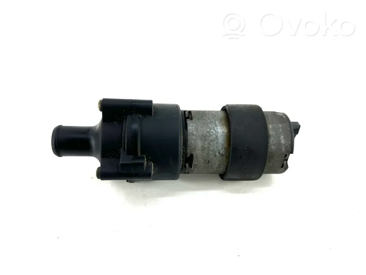 Mercedes-Benz C W203 Pompe à eau de liquide de refroidissement 2038350064