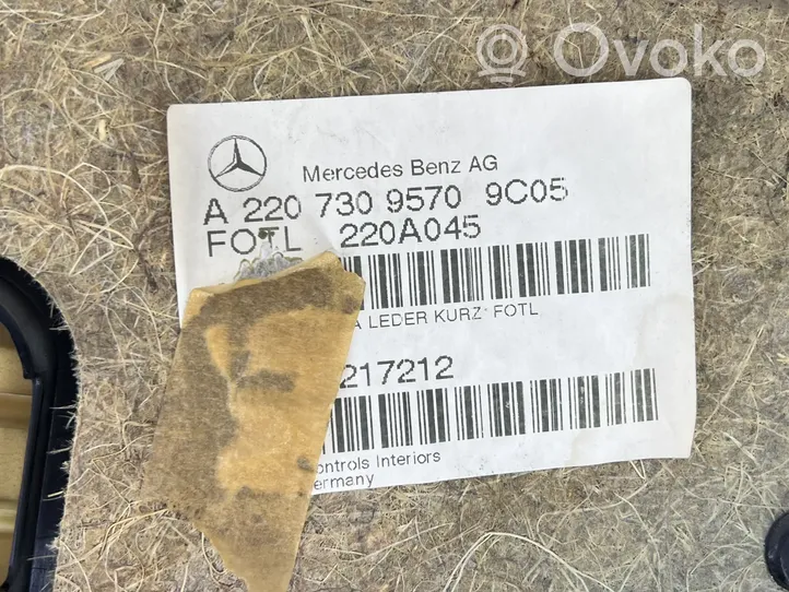 Mercedes-Benz S W220 Takaoven verhoilu A2207309570