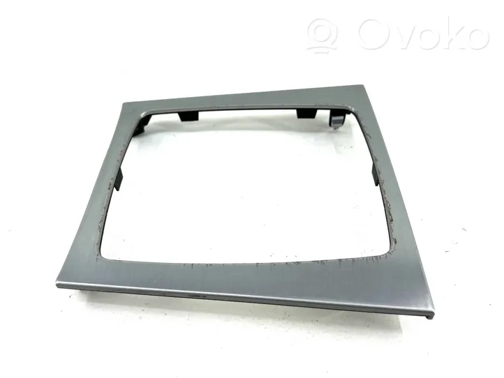 Mercedes-Benz C W204 Rivestimento in plastica cornice della leva del cambio A2046800190