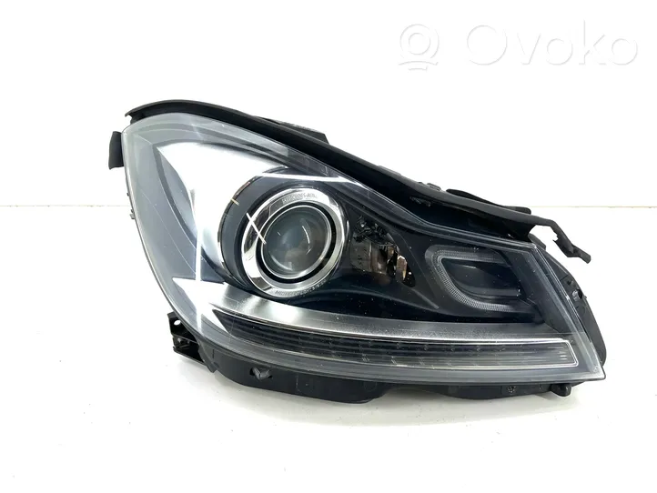 Mercedes-Benz C W204 Lampa przednia A2048204639